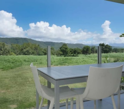 2 Bedroom Golf & Mountain View Apartment