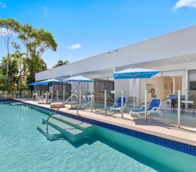 2 bedroom Swim Out - Lap Pool with Sun Loungers Apartment